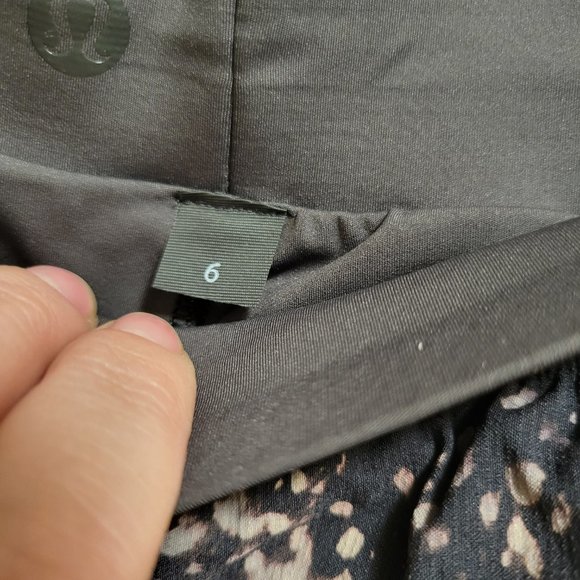 COPY - Lululemon 2-in-1 SHR Short 6" - Picture 6 of 11